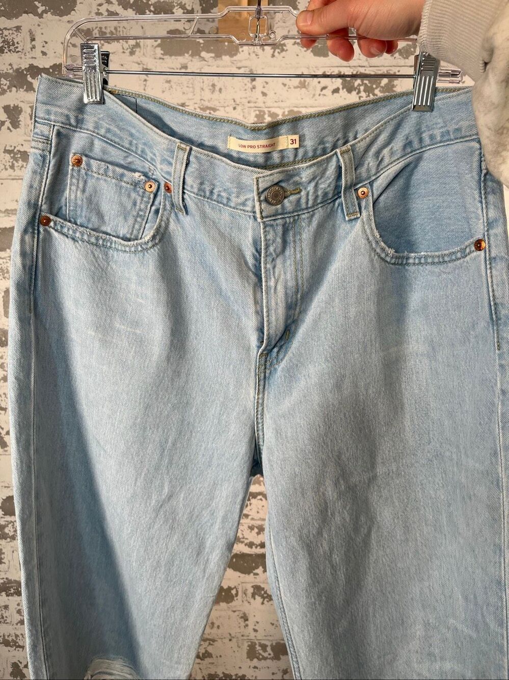 Levi’s | low pro straight 31 light washed denim jeans distressed